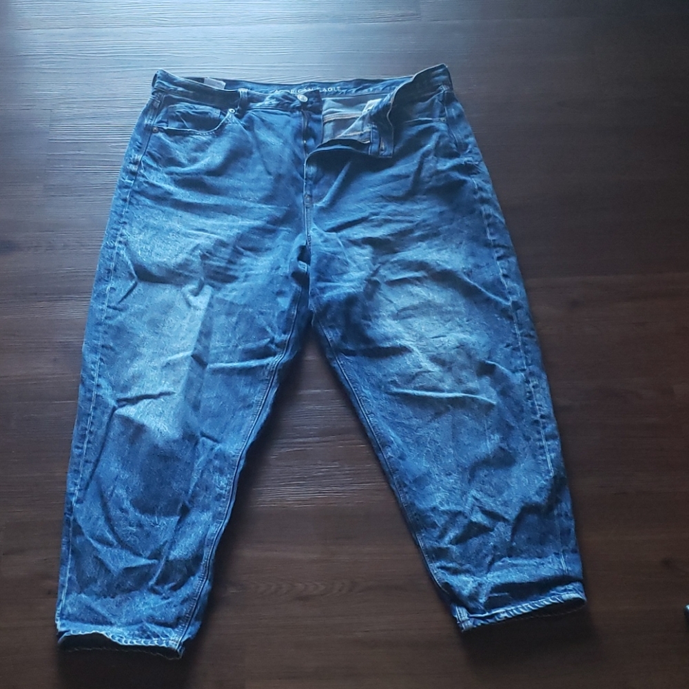 NWOT American Eagle 🦅 Outfitters Mom Jeans